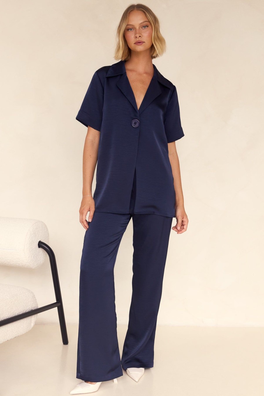 Maternity Runway Scout | Zara Shirt (Navy)