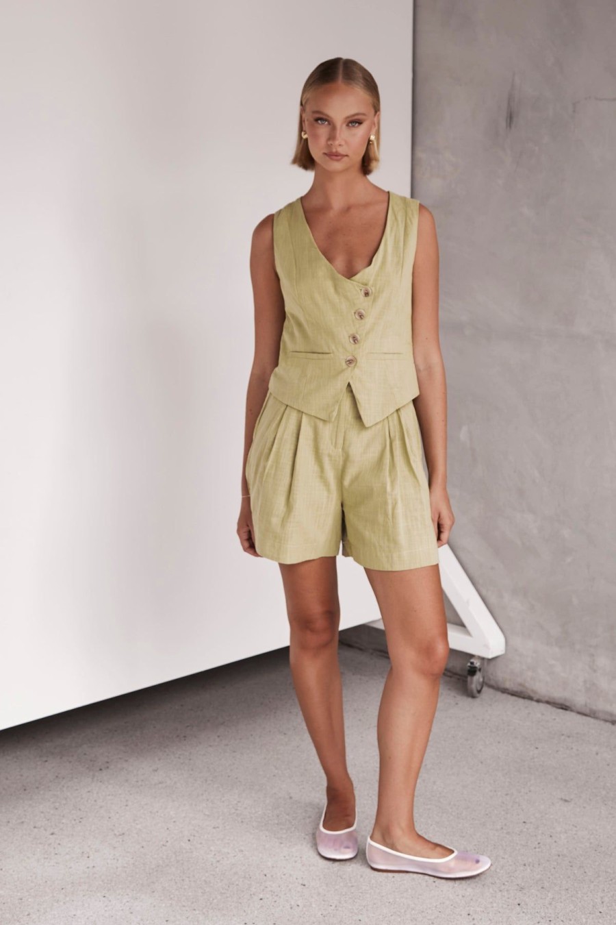 Clothing Runway Scout | Astrid Shorts (Green)