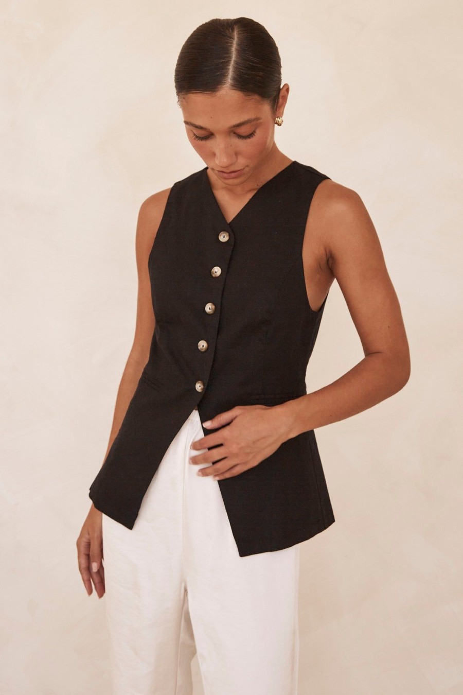 Clothing Runway Scout | Madden Vest (Black)