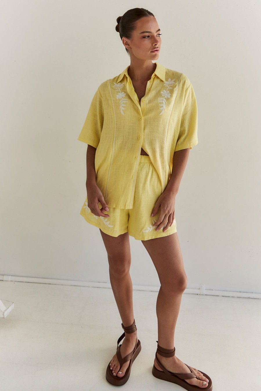 Maternity Runway Scout | Cecil Short (Yellow)